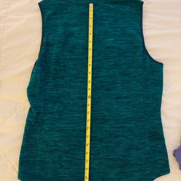 Old Navy Women’s Zip Front Fleece Vest in Size Small - Picture 8 of 9